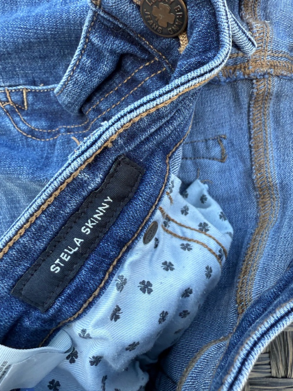 Lucky Brand Stella Skinny Jeans - Picture 3 of 9